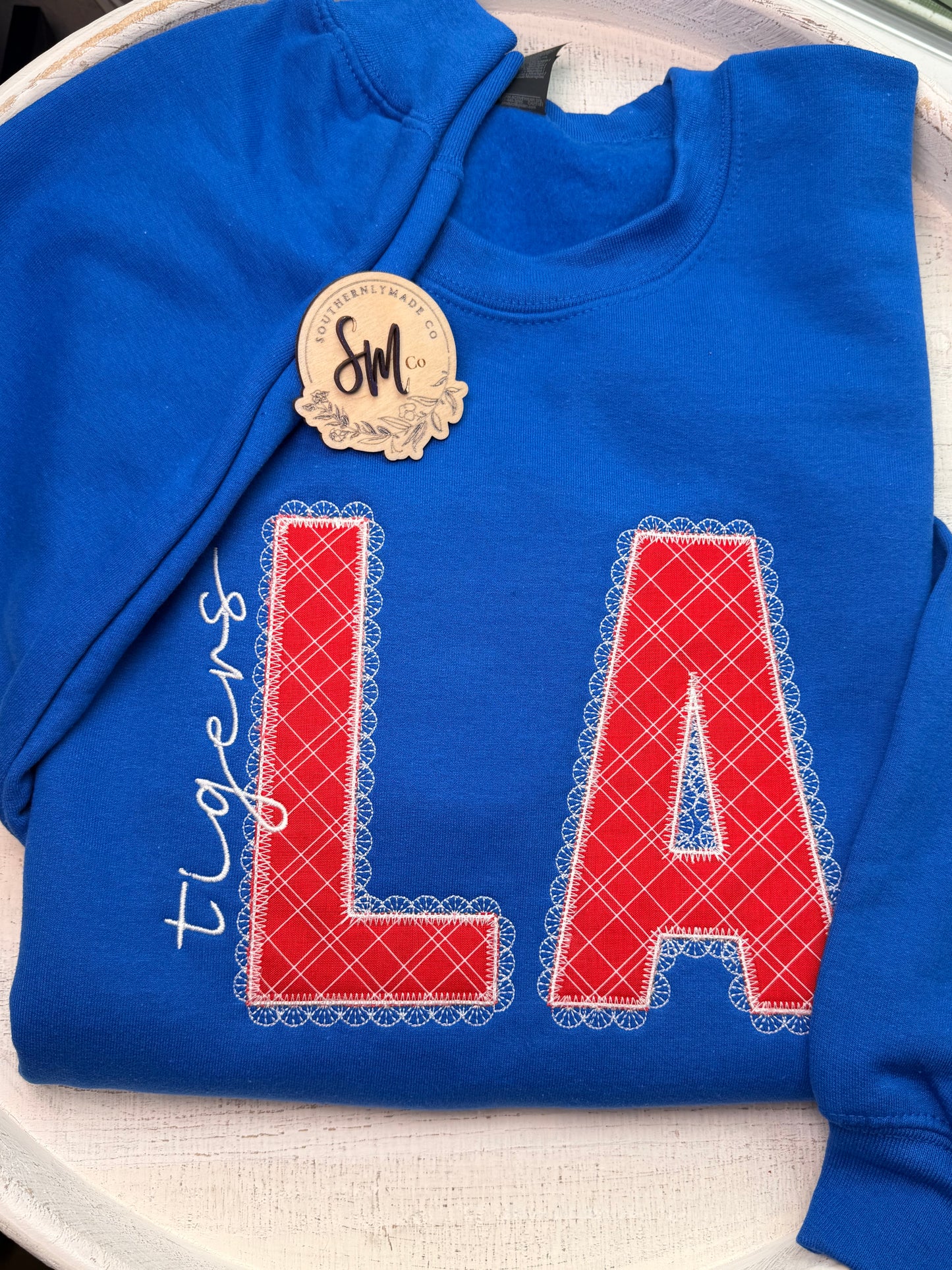 LA Tigers Scallop Embroidered Sweatshirt